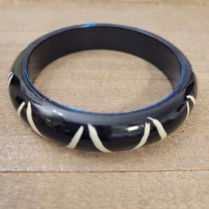 Afrocentric Painted Bangle • Cream on Black